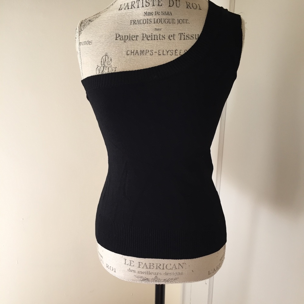 BEBE One shoulder black top size M New